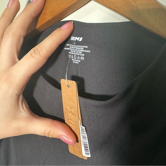 NWT SKIMS FITS EVERYBODY HIGH NECK BODYSUIT L - Picture 8 of 8